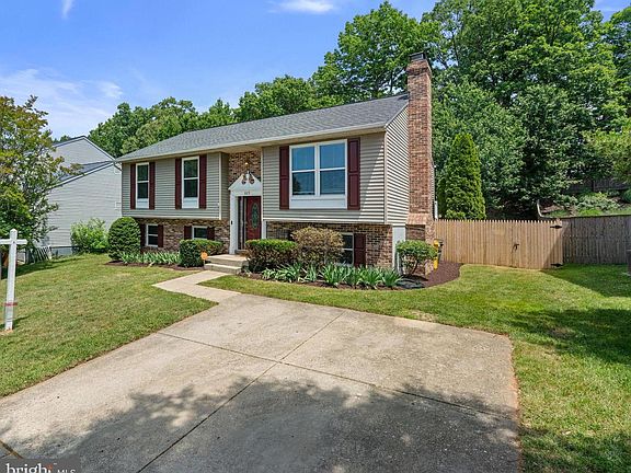 2nd image of 623 Sandy Ridge Dr