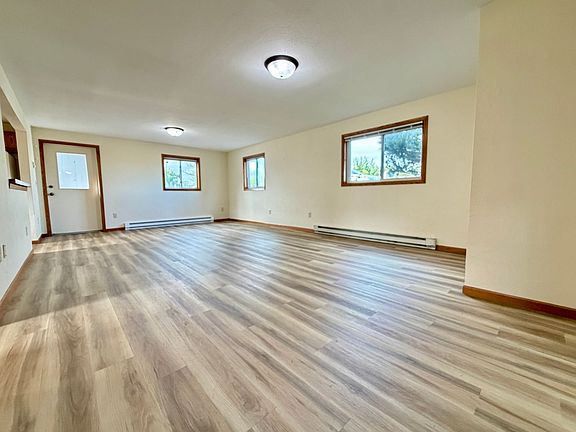 5th image of 2406 Hill Ave APT 2