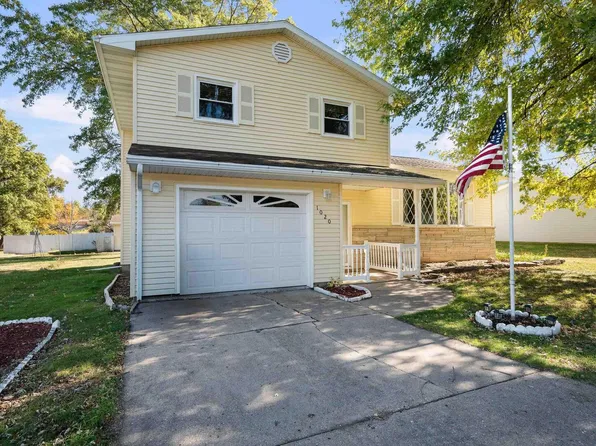 1020 N Vine St, Kewanee, IL 61443