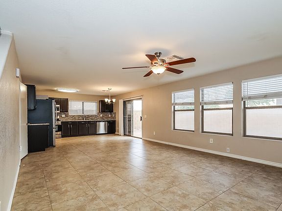 4th image of 2809 E Cherry Hills Dr