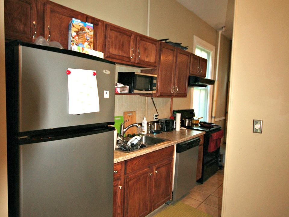 2nd image of 14 Parade St #2