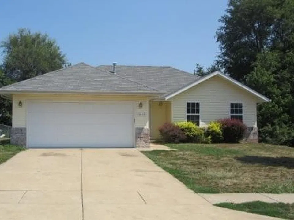 3445 W Hoke Dr