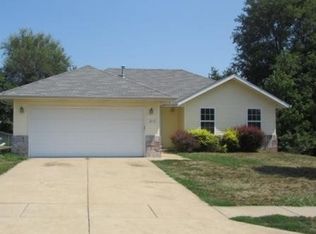 3445 W Hoke Dr, Springfield, MO 65807