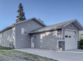 9812 S 108th Ave, Grande Prairie, AB T8V1N6