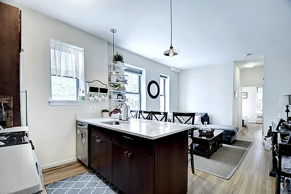 Rented by Urbane Brokerage | media 1