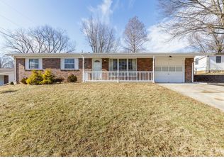 1653 Boone Dr, Saint Charles, MO 63303