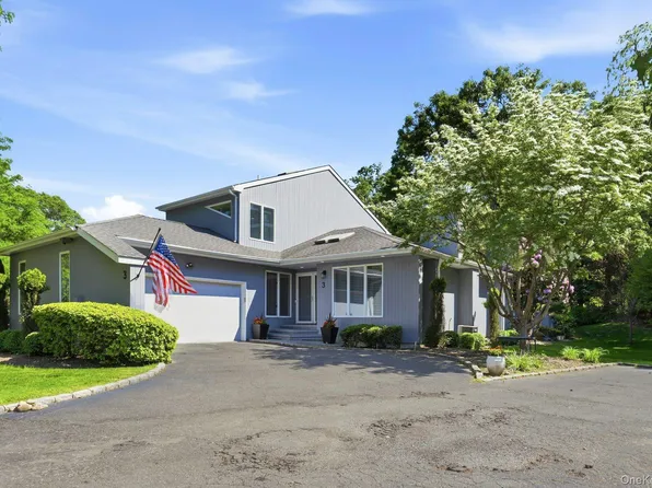 3 Heiko Court, Northport, NY 11768
