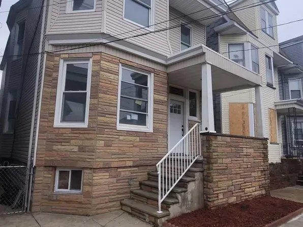 25 Grove St, Kearny, NJ 07032