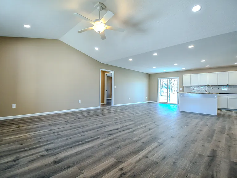 511 Cherry Ln — Photo 7