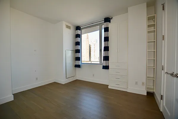 Rented by Douglas Elliman | media 17