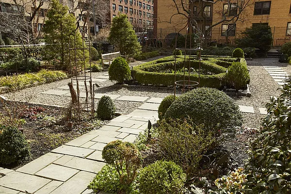 Sold by Brown Harris Stevens | media 20