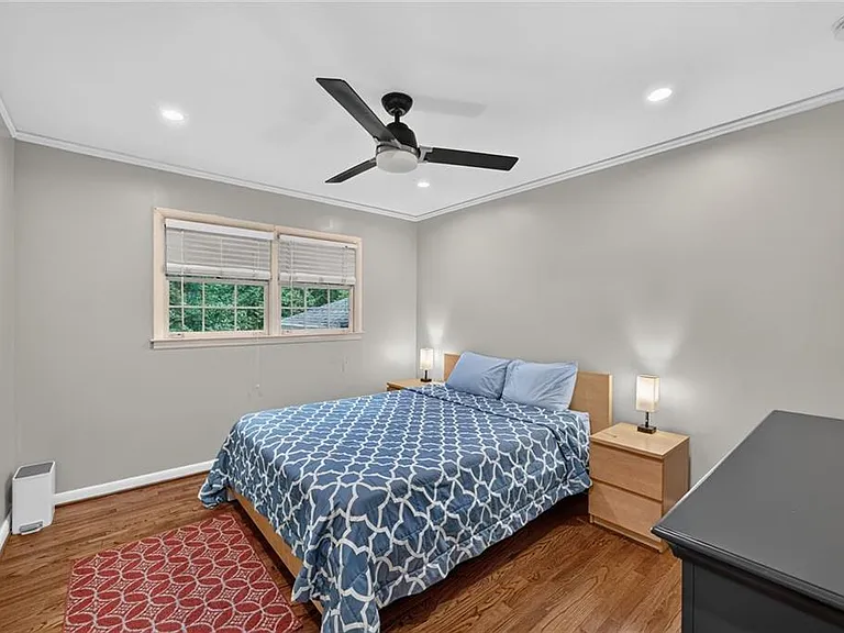 4100 Shawnee Ln NE — Photo 12