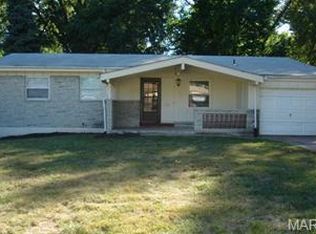2652 Garham Dr, Saint Louis, MO 63136