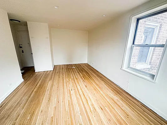 Rented by Showcase Realty | media 7