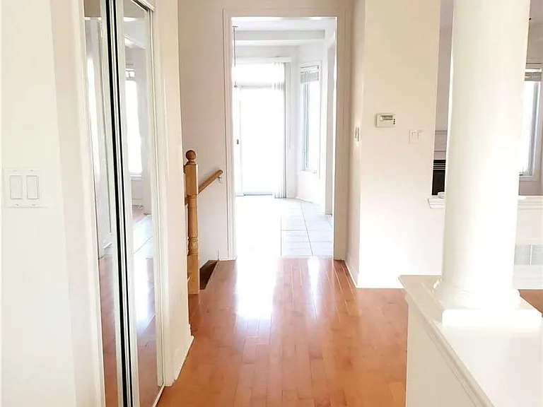 267 Hammersly Blvd — Photo 4