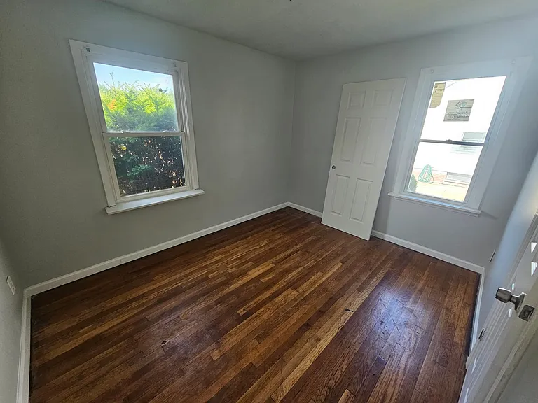 20630 Morris Ave — Photo 13