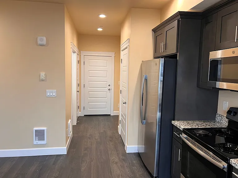 Marigold Apartments — Photo 35