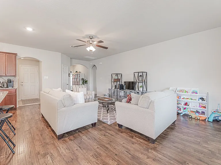 207 Christopher Dr — Photo 18