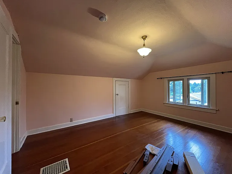 2430 SE Park Ave — Photo 38