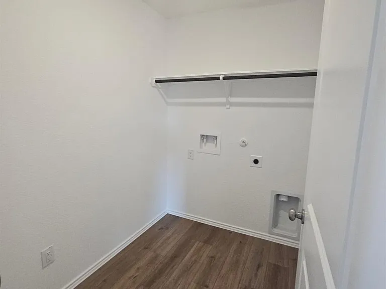 2318 Tornado Aly — Photo 17