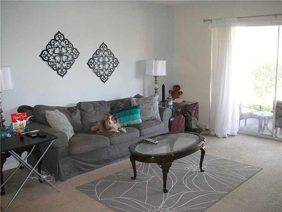 4th image of 770 SE 2nd Ave APT F104