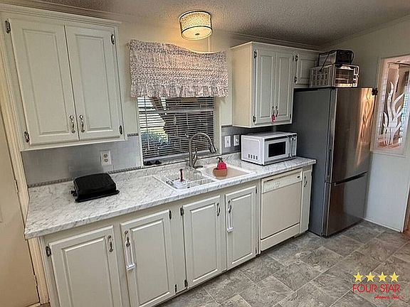 3rd image of 64 Misty Falls Dr