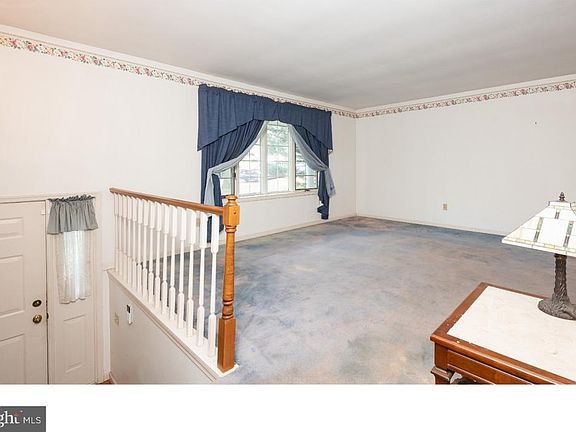 4th image of 804 Wayne Ave