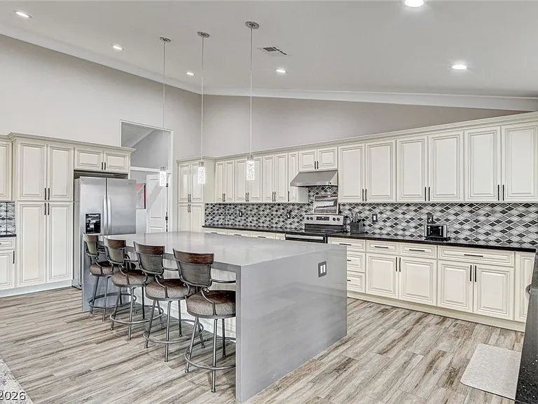 5353 Dorrell Ln — Photo 10