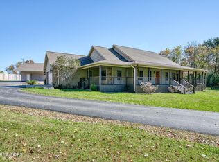1112 Gray Eagle Dr, Crossville, TN 38572