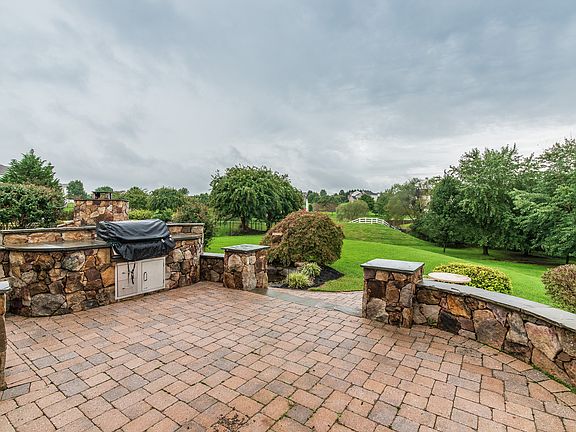 4th image of 1152 Sparrow Mill Way