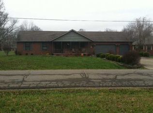 645 Lakeshore Dr W, Hebron, OH 43025