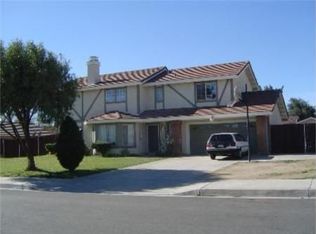 696 N Lamarr St, Rialto, CA 92376