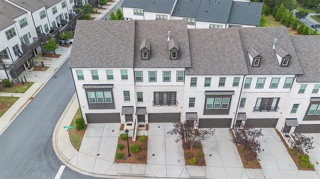 4 bed, 3.5 bath, 2625 sqft, $3,700 — Photo 3