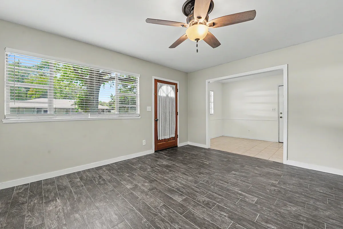 Building Photo - 442 Woody Cir