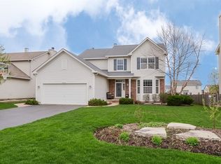 121 Carey Way, Bartlett, IL 60103