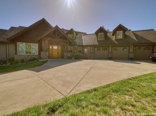 31350 Briarwood Dr, Scappoose, OR 97056