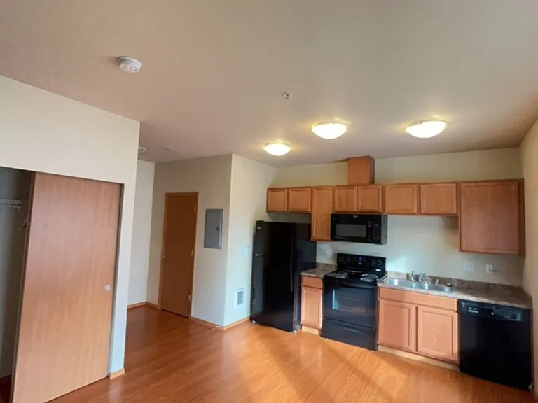 Ambaum Place I | Modern Apartment Homes w/ In-Unit Laundry! — Photo 19