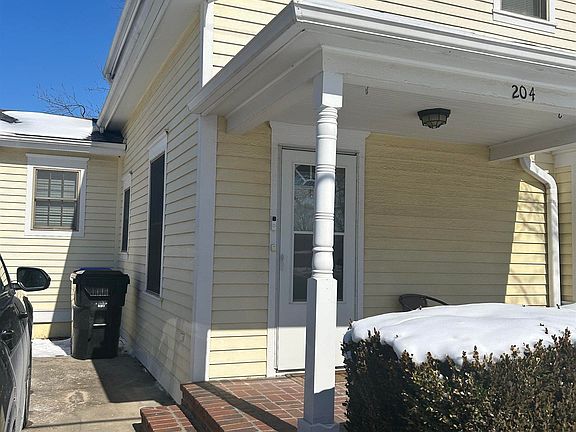 2nd image of 204 W Theresa St