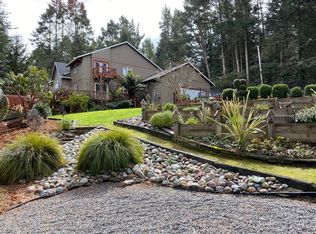 1865 Mountain View Rd, Fortuna, CA 95540