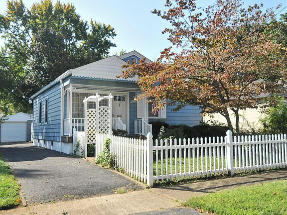2nd image of 608 Penguin St