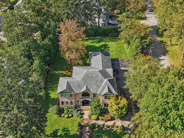 103 High Street, East Williston, NY 11596