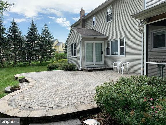 5th image of 21 Dunbar Dr
