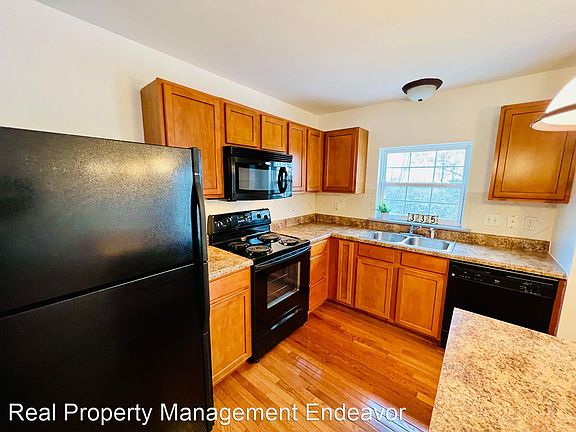 5th image of 335 Montclair Tower Dr