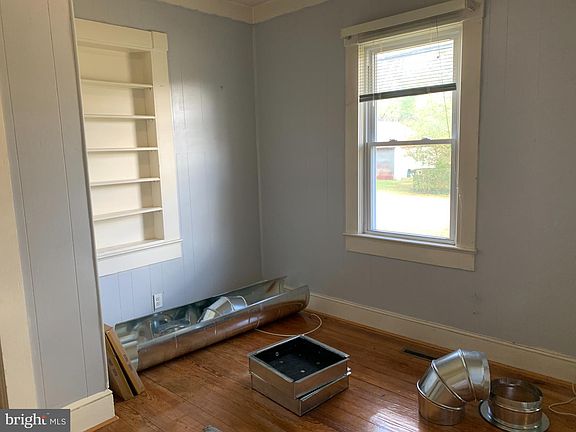 5th image of 1115 Potomac Ave