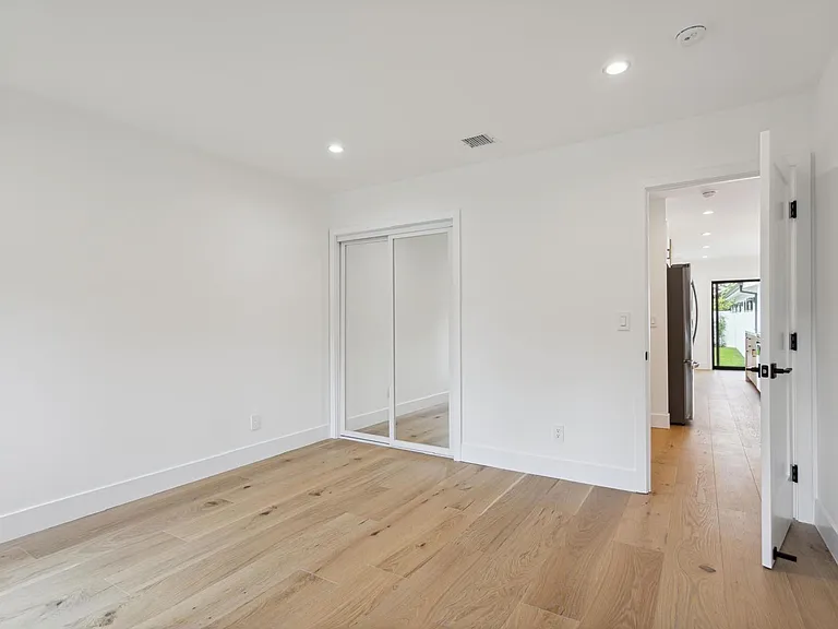 5713 Ranchito Ave — Photo 17