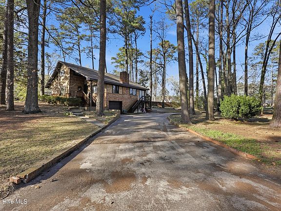3rd image of 102 Dogwood Drive