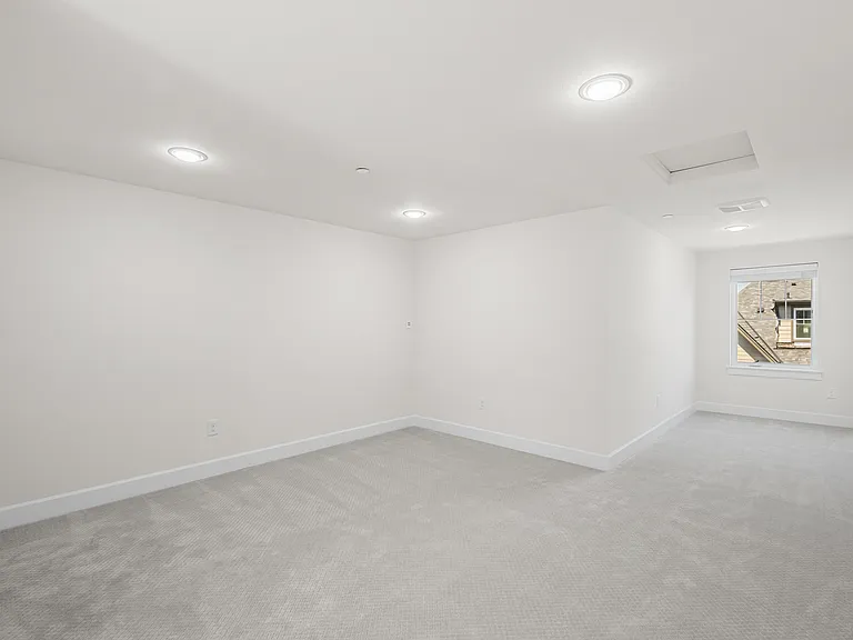 1382 Chelsea Walk NE — Photo 24