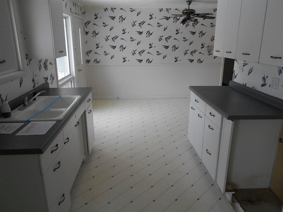 2nd image of 1629 Cynthia Dr