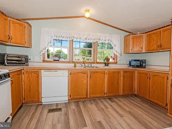 8021 Fair Breeze Dr, Severn, MD 21144