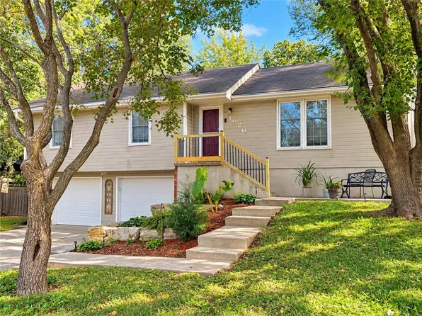1926 SW 4th St, Lees Summit, MO 64081